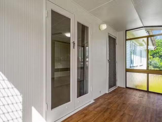 Cozy 411 Musgrave Road, Coopers Plains, QLD 4108