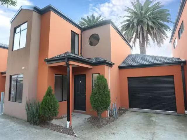 Deal! 4/137 Anderson Road, Albion VIC 3020
