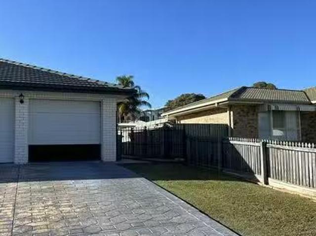 Rental! 41 Carpenter Way, Sandstone Point, QLD 4511