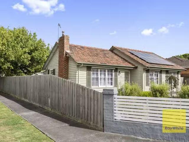 Charming 41 Torquay Road, Belmont, VIC 3216