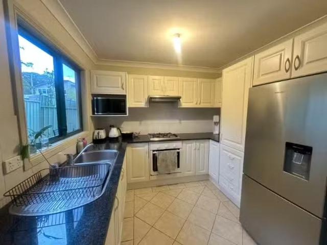 Cozy 4/232 Princes Highway, BULLI Townhouse for rent Listed b.