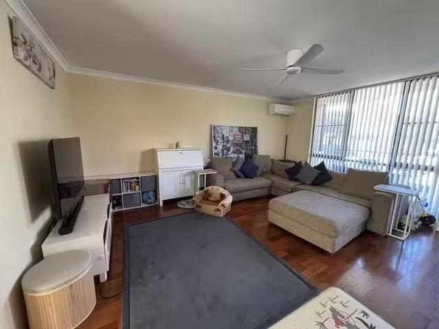 Unique 4/27 Burns Street, North Fremantle, WA 6159