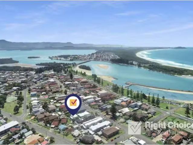 For Rent! 4/25 Pur Pur Avenue, Lake Illawarra Townhouse for re.