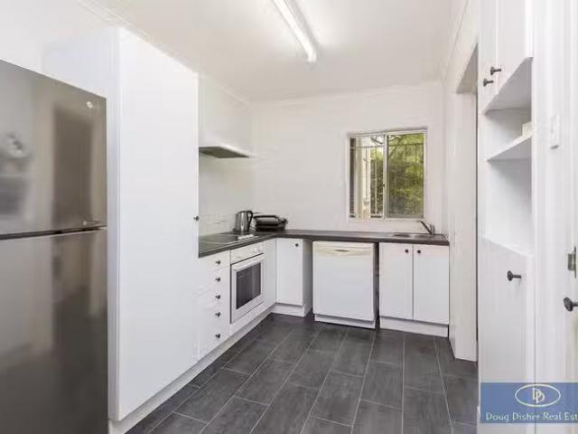 Charming 4/26 Laurence Street, St Lucia, QLD 4067