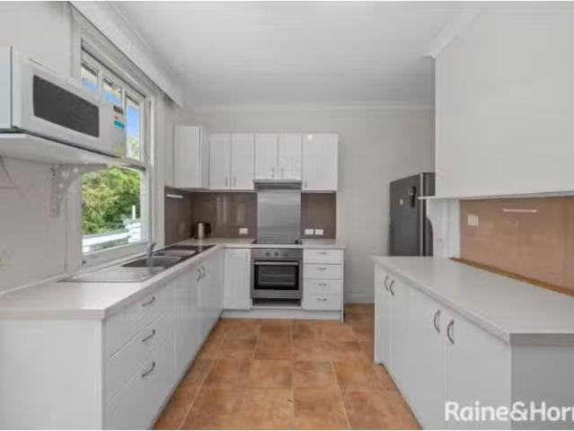 Charming 42 Alexander Street, SANDY BAY House for rent Listed.