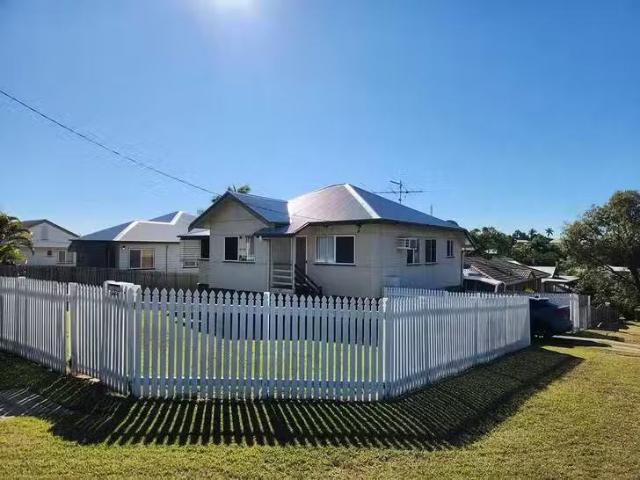Charming 42 Knutsford Street, Wandal, QLD 4700