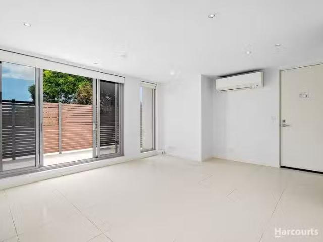 Charming 4/316 Manningham Road, DONCASTER, VIC 3108 Apartmen.