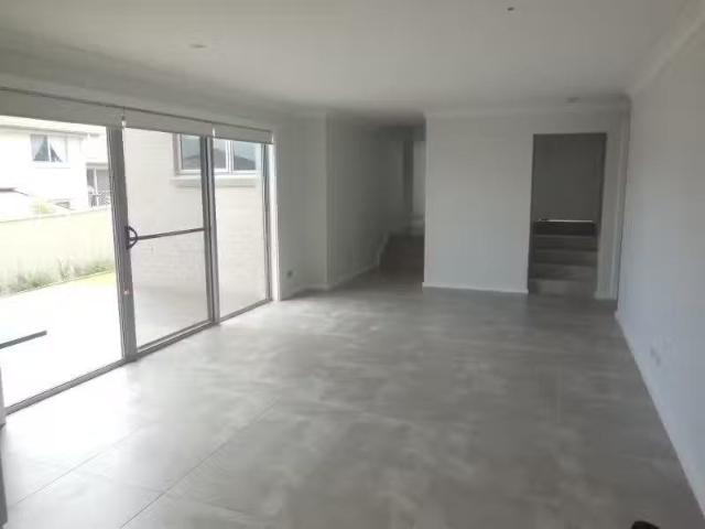 For Rent! 4/32 Coolum Parkway, SHELL COVE Townhouse for rent.