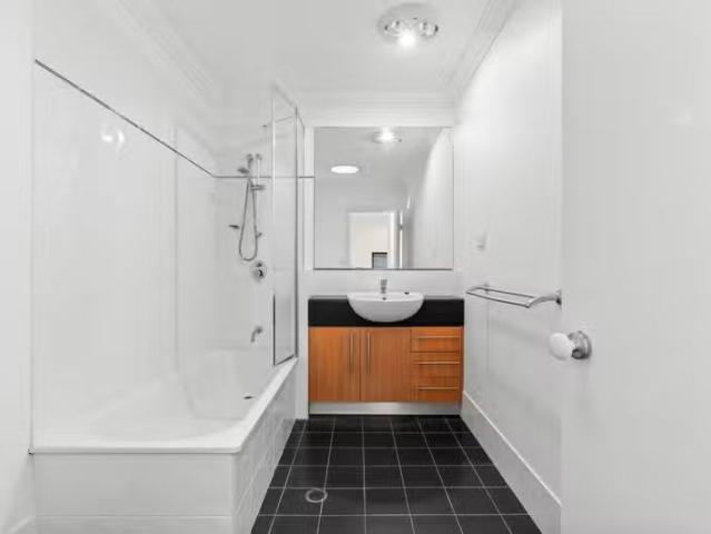 Just in! 4/36 View Street, Wooloowin QLD 4030