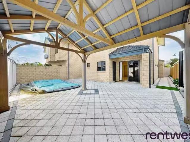 Just in! 4/3 Fraser Street, Rockingham, WA 6168