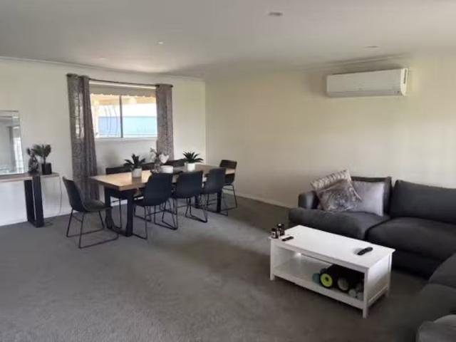 Rental! 43 Gardner Cct, Singleton Heights House for rent List.