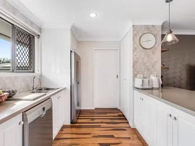 Deal! 43 Jimbour Drive, Newtown, QLD 4350