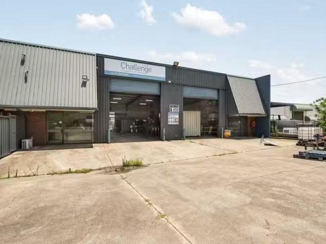 Unique 4 & 5/5 Leanne Crescent, Lawnton, QLD 4501 Industrial.