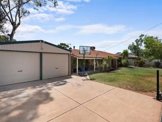 Deal! 4 Cotter Street North, Hannans, WA 6430