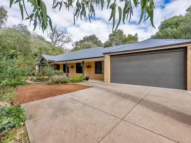 Just in! 4 Crescent Drive, Bouvard, WA 6211