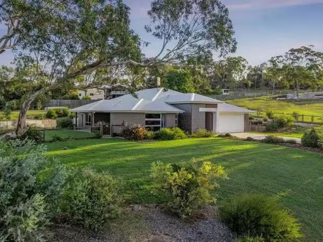 Just in! 4 Bonnaccorde Place, Cotswold Hills, QLD 4350