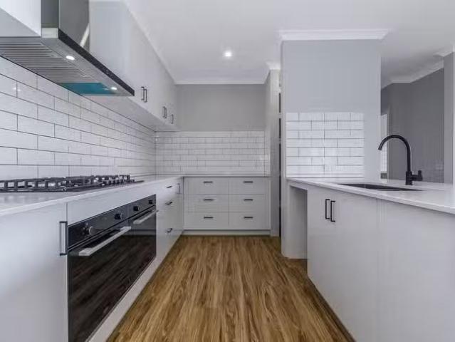 Deal! 4 Balmain Way, Ellenbrook, WA 6069