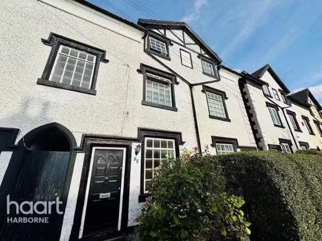 Cozy 4 bedroom terraced house for rent in Northfield Road, Har.