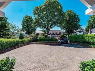 Cheap 4 bedroom detached house for rent in Alderbrook Road, So.