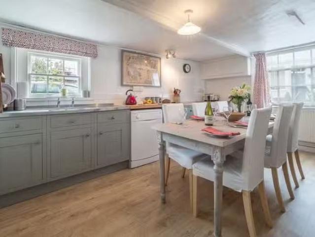 Unique 4 bedroom semi detached house for rent in Park Street.