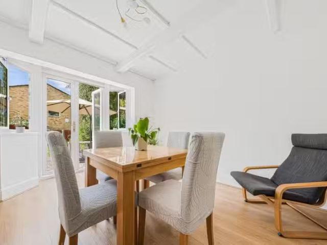 Cozy 4 bedroom semi detached house for rent in Winchester Road.