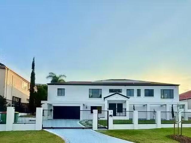 Cheap 4 BR 3 Adeliza Court, Arundel, QLD 4214