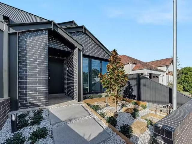 New 4 BR 3 Emmerick Street, Lilyfield Townhouse for rent List.