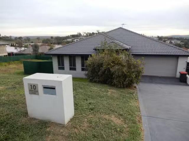Nice 4 BR 10 Grant Miller Street, Muswellbrook, NSW 2333