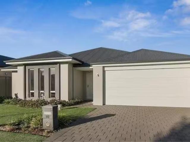 Charming 4 BR 10 Mahoney Street, Success, WA 6164