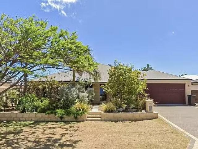 For Rent! 4 BR 10 Skipper Port, Sunset Beach, WA 6530