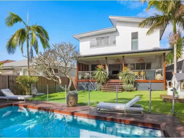 Nice 4 BR 116 Essilia Street, COLLAROY PLATEAU House for rent.