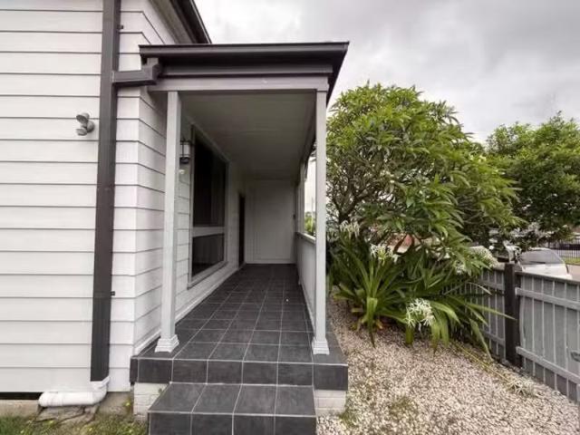 Nice 4 BR 11 Fawcett Street, Mayfield House for rent Listed b.