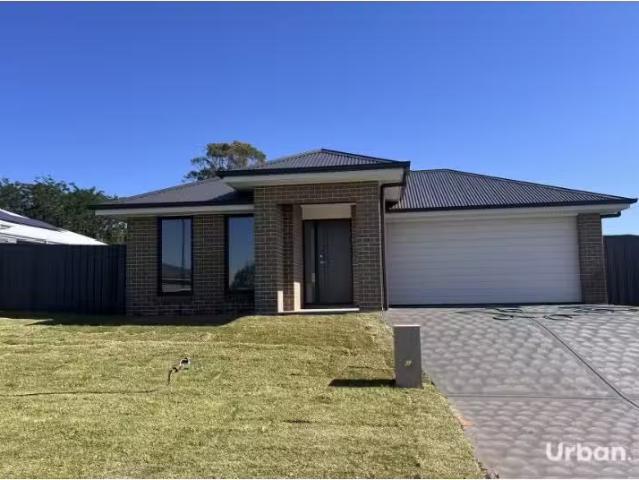 Deal! 4 BR 11 Holstein Road, Lochinvar House for rent Listed.