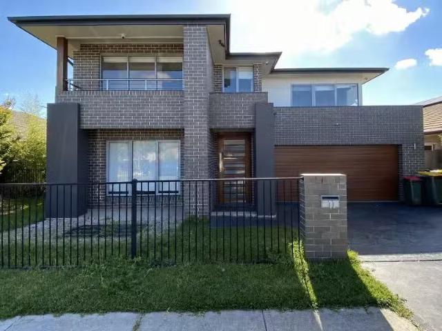 For Rent! 4 BR 11 Redcap Street, SPRING FARM House for rent L.