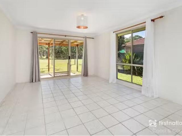 Cozy 4 BR 125 Scott Street, Shoalhaven Heads House for rent L.
