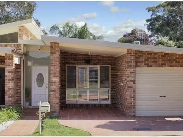 Cheap 4 BR 125 Tomaree Road, SHOAL BAY House for rent Listed.