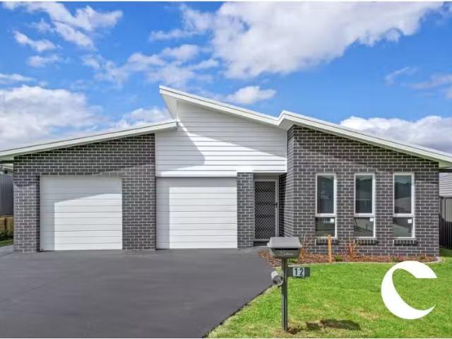 Cozy 4 BR 12 Castleton Close, Farley Townhouse for rent Liste.