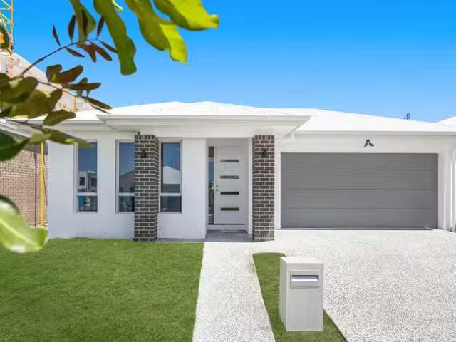 Cheap 4 BR 12 Blackwood Circuit, Banya, QLD 4551