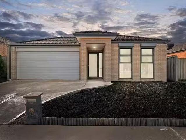 Cheap 4 BR 12 Triandra Drive, Brookfield, VIC 3338