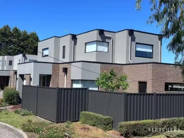 Charming 4 BR 1/37 Elliot St, Knoxfield VIC 3180 Townhouse F.