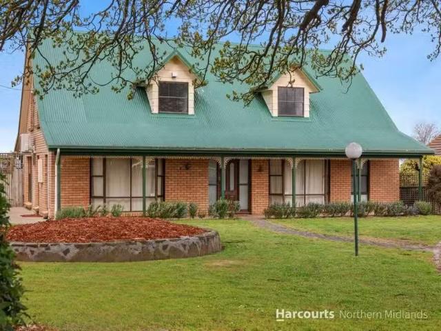 Cheap 4 BR 133 Main Street, CRESSY, TAS 7302 House for Rent