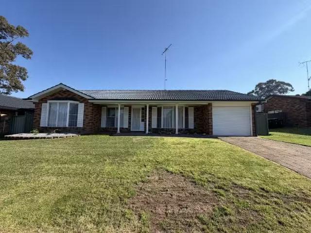 Cozy 4 BR 13 Thornflat Road, CRANEBROOK House for rent Listed.