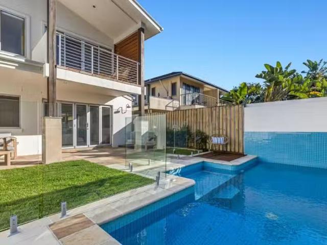 Just in! 4 BR 1/5 Clara Lane, CASUARINA Townhouse for rent Li.