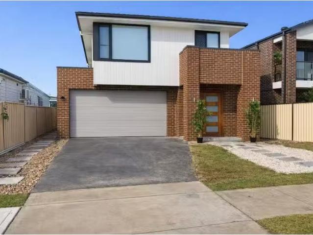 Charming 4 BR 15 Boronia Street, Granville House for rent Lis.