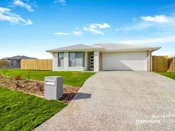 Just in! 4 BR 15 Mulberry Circuit, GLENEAGLE, QLD 4285 House.