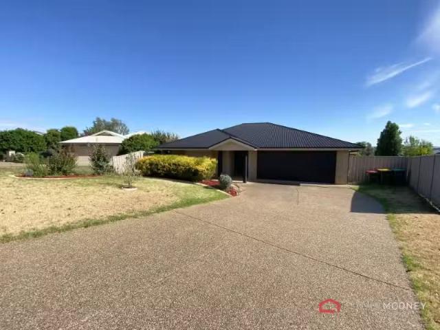 Deal! 4 BR 16 Dobell Place, Lloyd House for rent Listed by Jo.