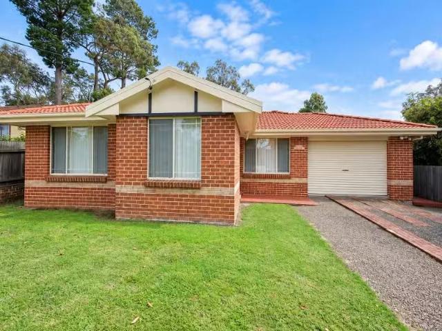 Cozy 4 BR 16 Wattle Street, COLO VALE House for rent Listed b.