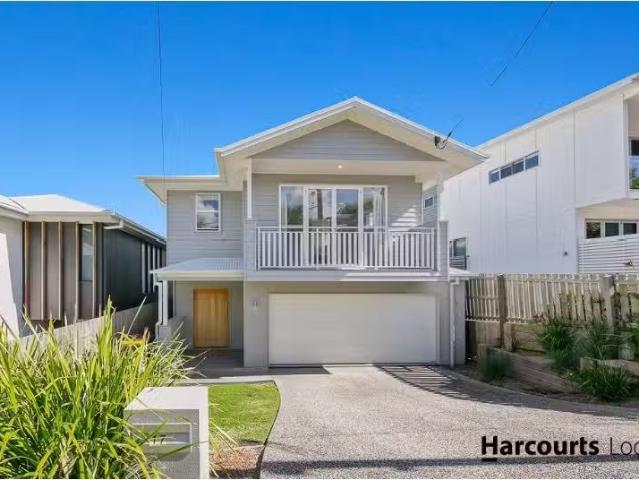 Just in! 4 BR 17 Brinawa Street, CAMP HILL House for rent Lis.