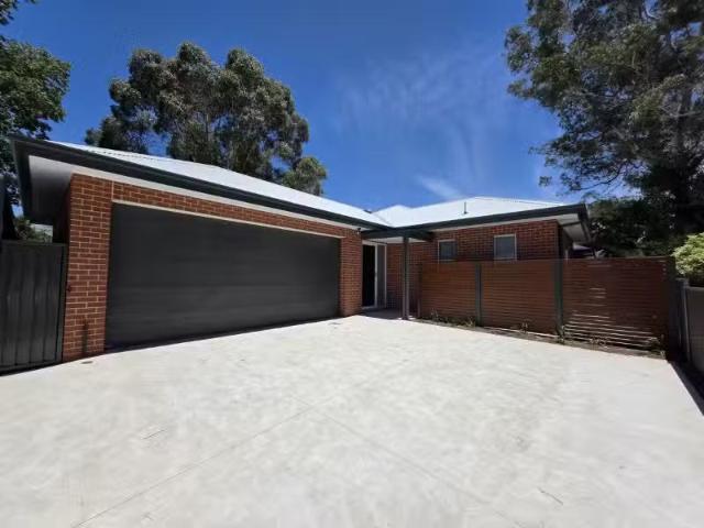 Unique 4 BR 185 Havannah Street, Bathurst House for rent List.