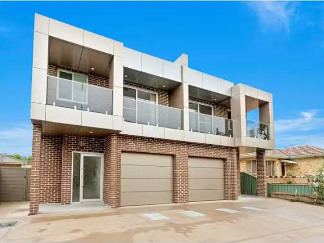For Rent! 4 BR 188D President Avenue, Miranda Townhouse for re.